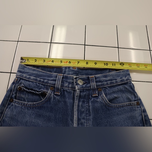Levi’s 501 button fly cut off shorts size 28 - Picture 6 of 8